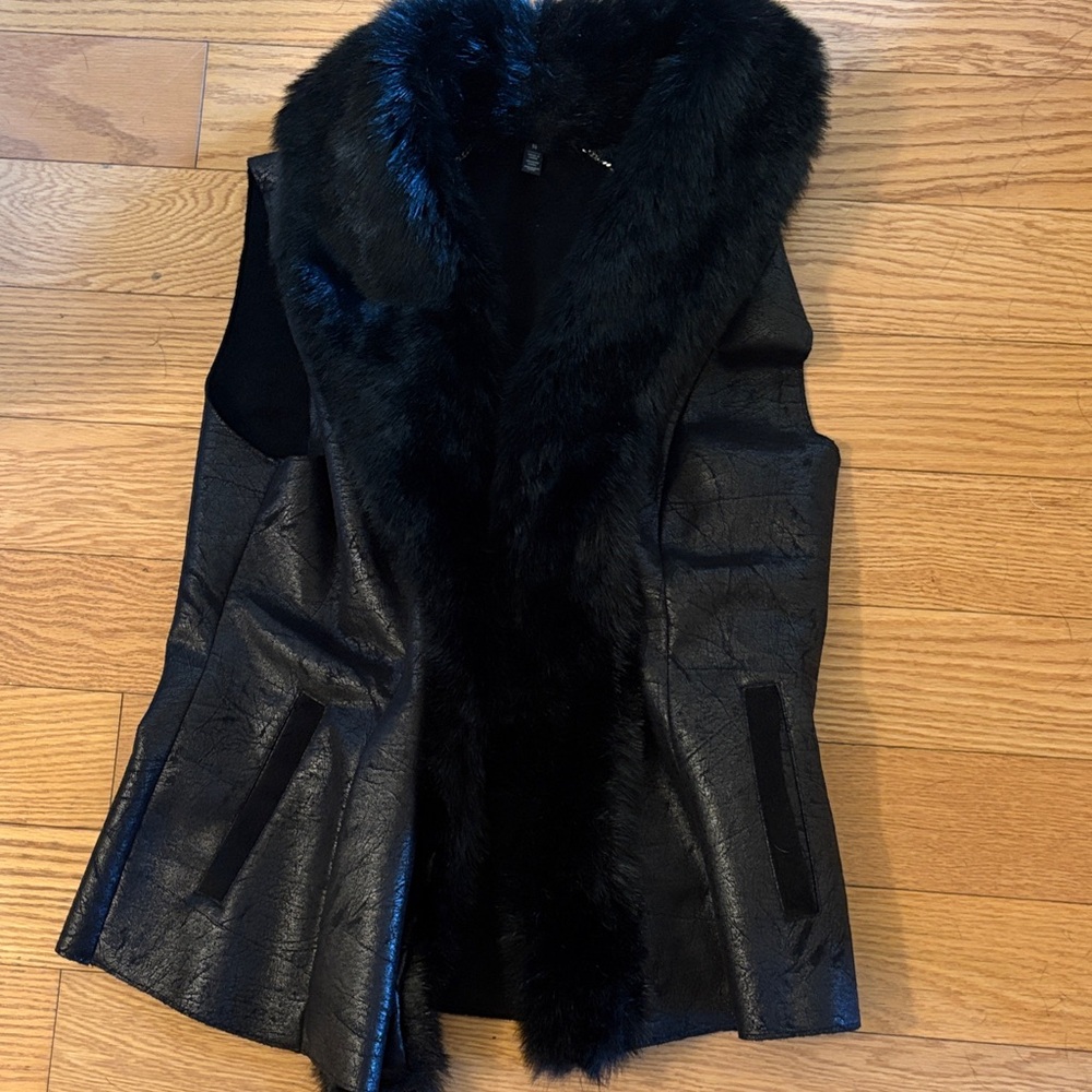 Elegant Black Faux Fur Vest